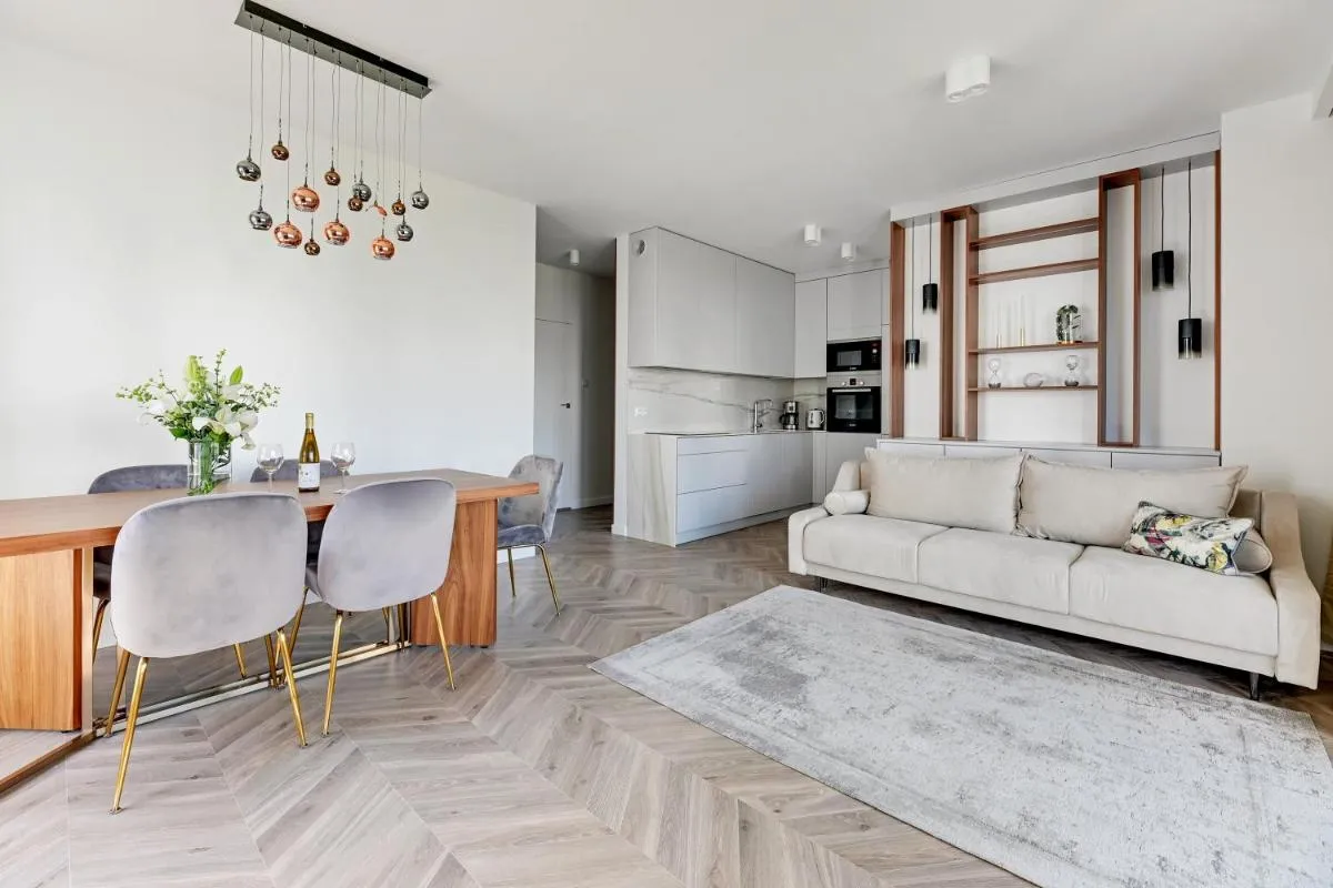 Image 1 of The Crown – Nadmorze Premium