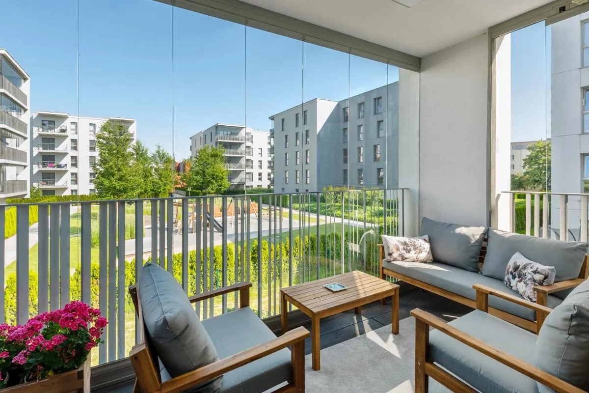 Image 2 of The Crown – Nadmorze Premium