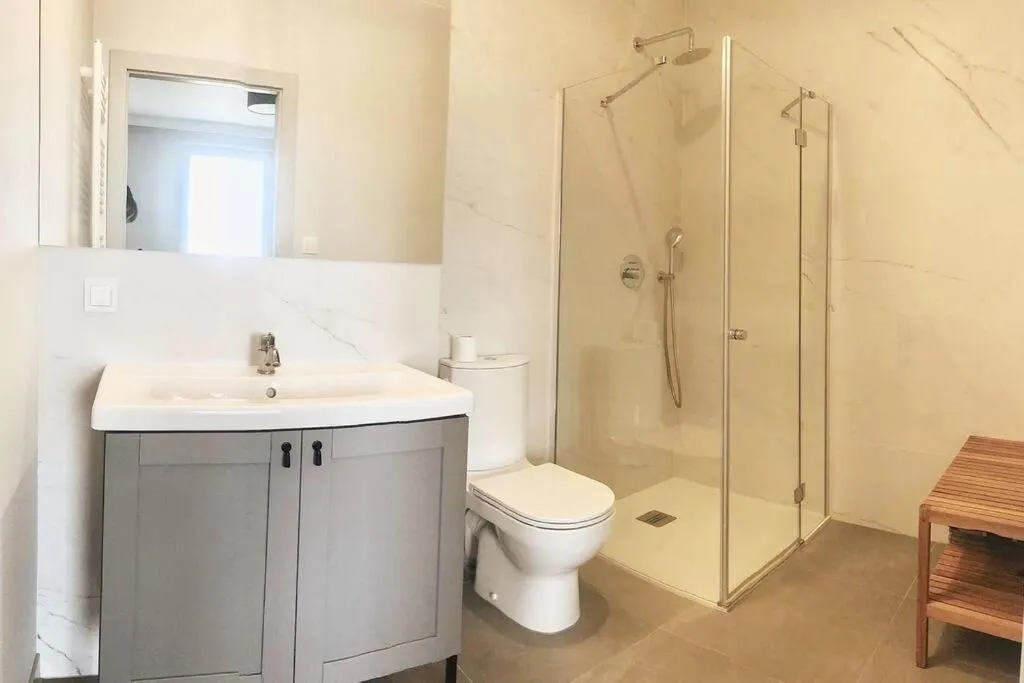 Image 2 of Uroczy apartament w samym centrum Gdańska , bezpłatne miejsce parkingowe.