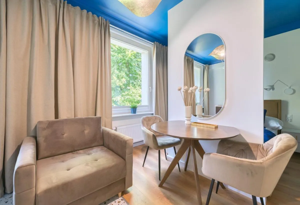 Image 3 of 3 City Apartments – Green Island