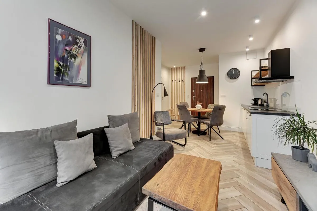 Image 3 of Aura III Apartments & Free Parking by Downtown Apartments