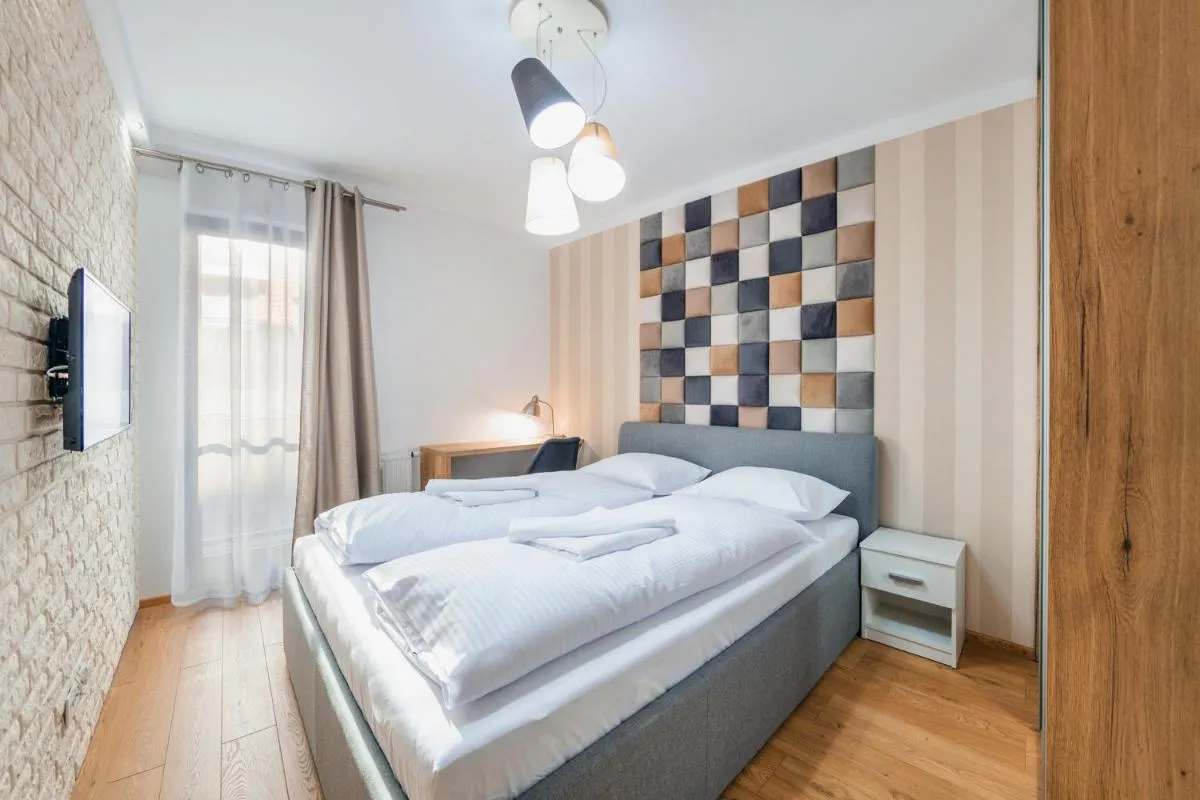 Image 4 of Aura II, Sun & Snow