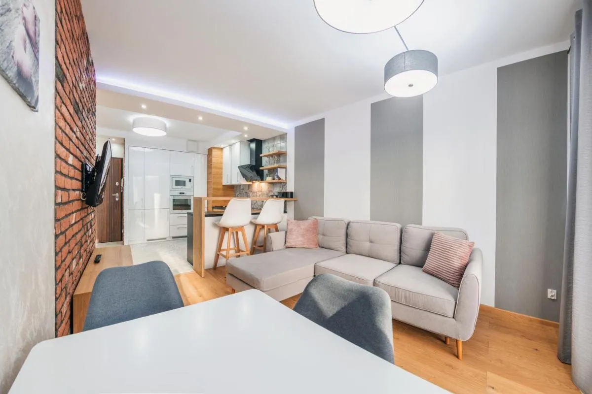 Image 6 of Aura II, Sun & Snow