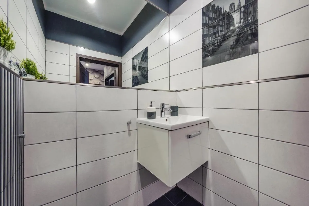 Image 2 of Blue Merlin – River View