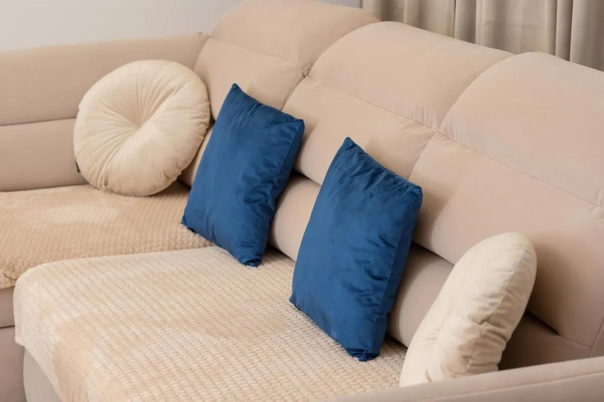 Image 5 of Bright Beige Apartment with Furnished Balcony and Parking in Gdańsk by Noclegi Renters