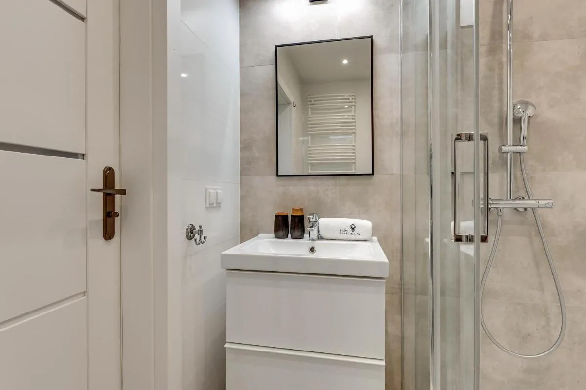 Image 2 of Comfy Studio Wilcza with Parking by Lion Apartments