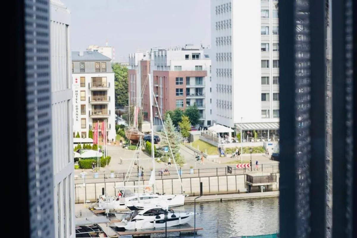 Image 2 of Deluxe Apartment on Granary Island with Parking – Granaria I & by Noclegi Renters