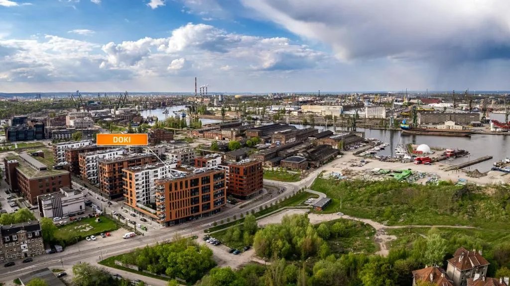 Image of Doki, Sun & Snow