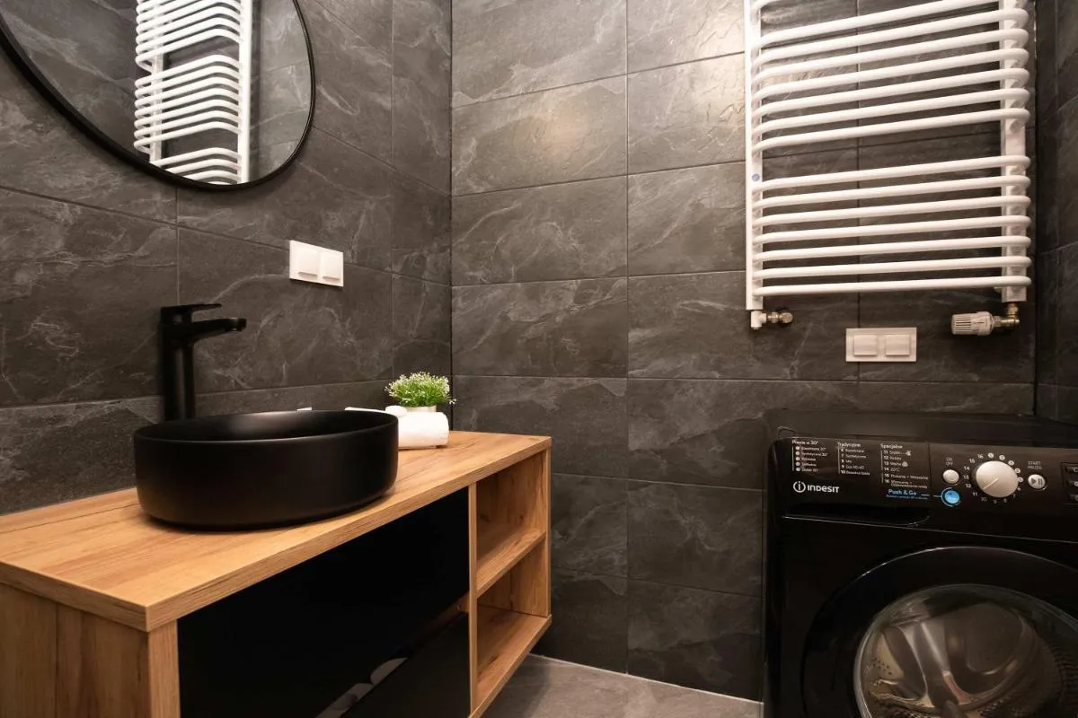 Image 3 of Elegancki Apartament Blisko Rzeki w Gdańsku z Parkingiem by Noclegi Renters