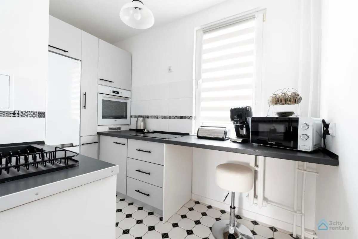 Image 2 of Elegant 3city Apartment in Gdańsk with Parking by Noclegi Renters