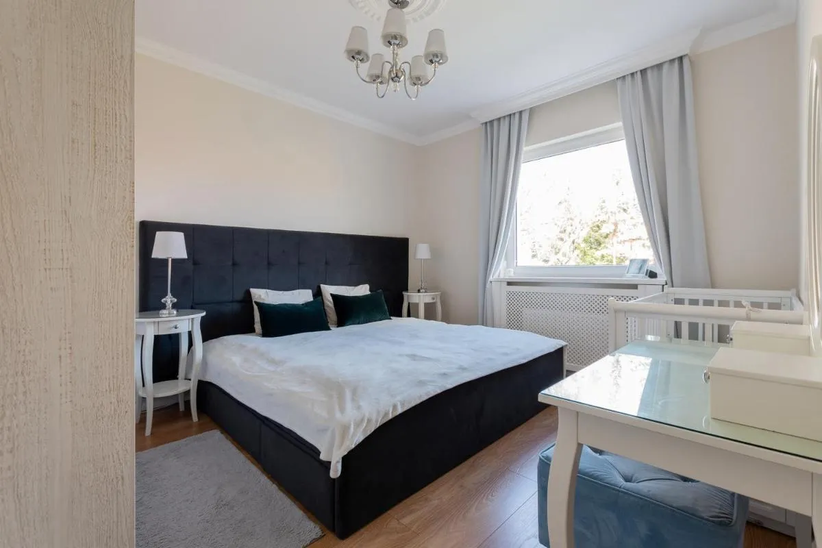 Image 1 of Elegant near Old Town – free parking