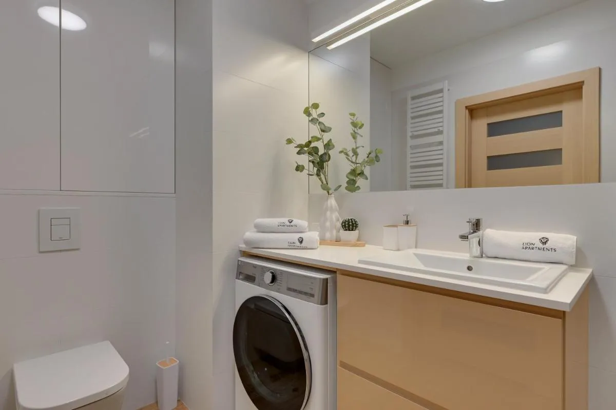 Image 2 of Four Oceans Apartment with parking by Lion Apartments