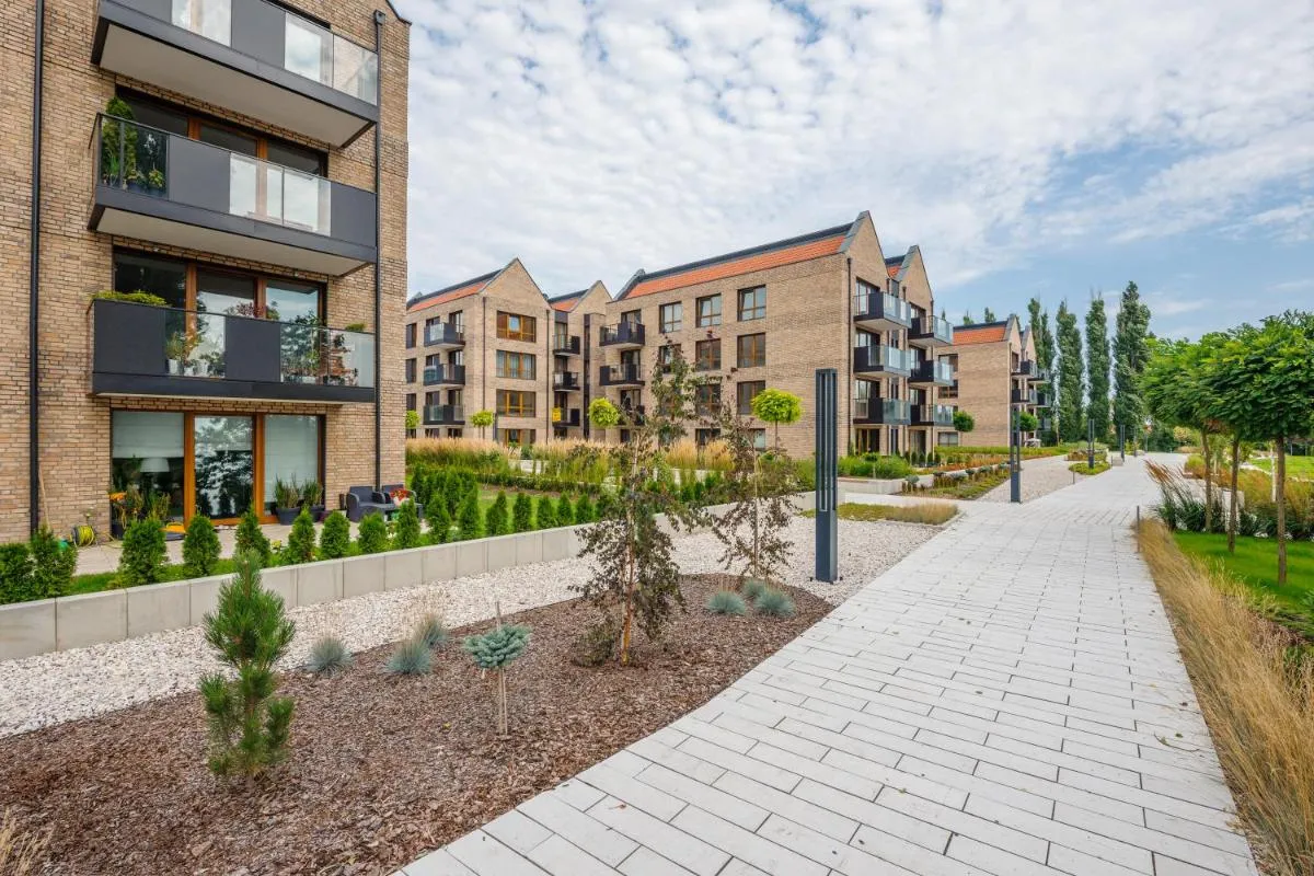 Image 6 of Front Park, Sun & Snow