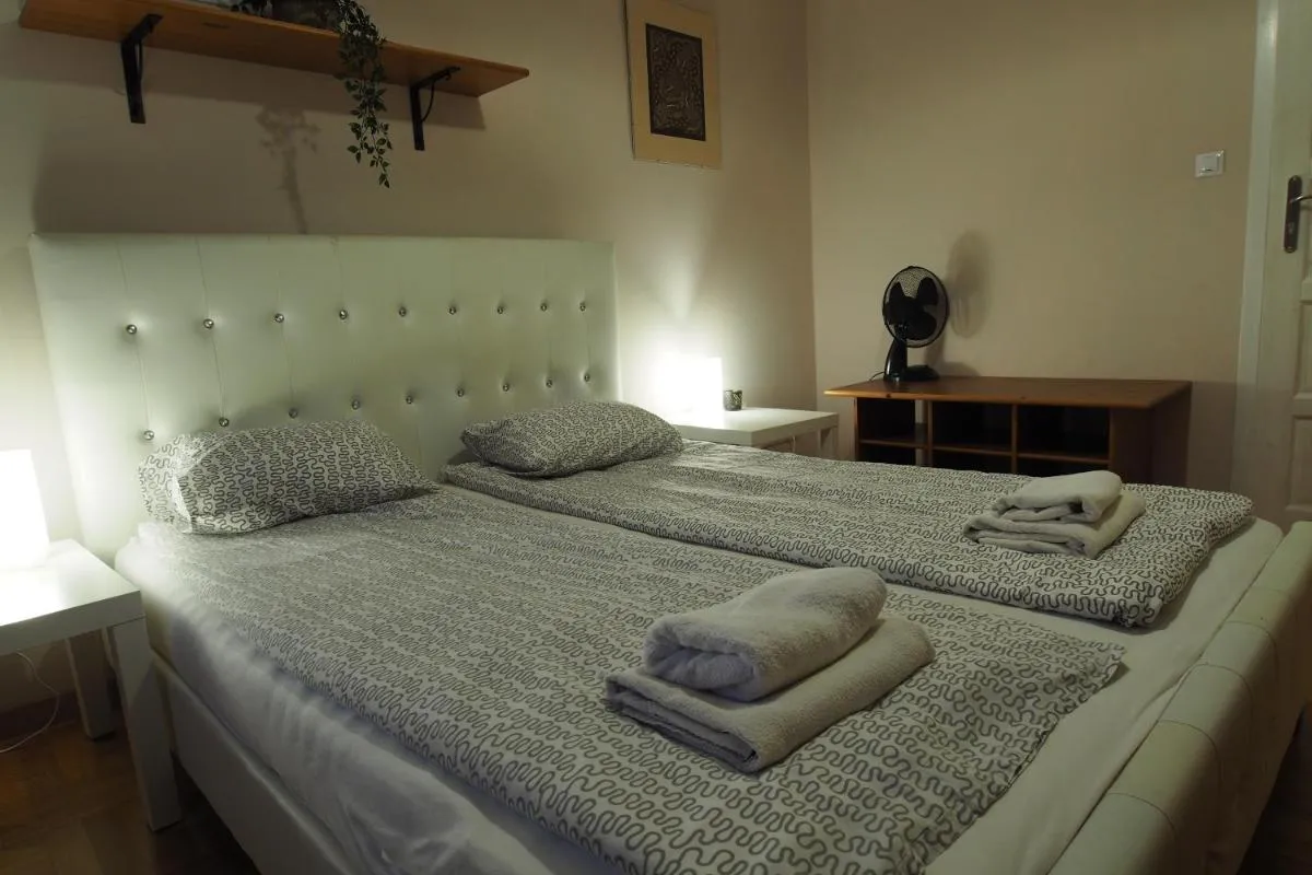 Image 1 of K2013 Astra Grand-Tourist