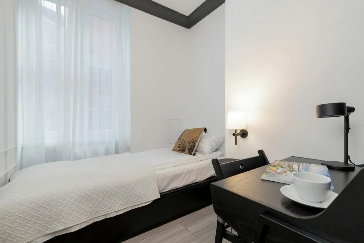 Image 2 of Luksusowy Apartament w Gdańsku przy Motławie i Rynku z Biurkiem do Pracy Zdalnej by Noclegi Renters