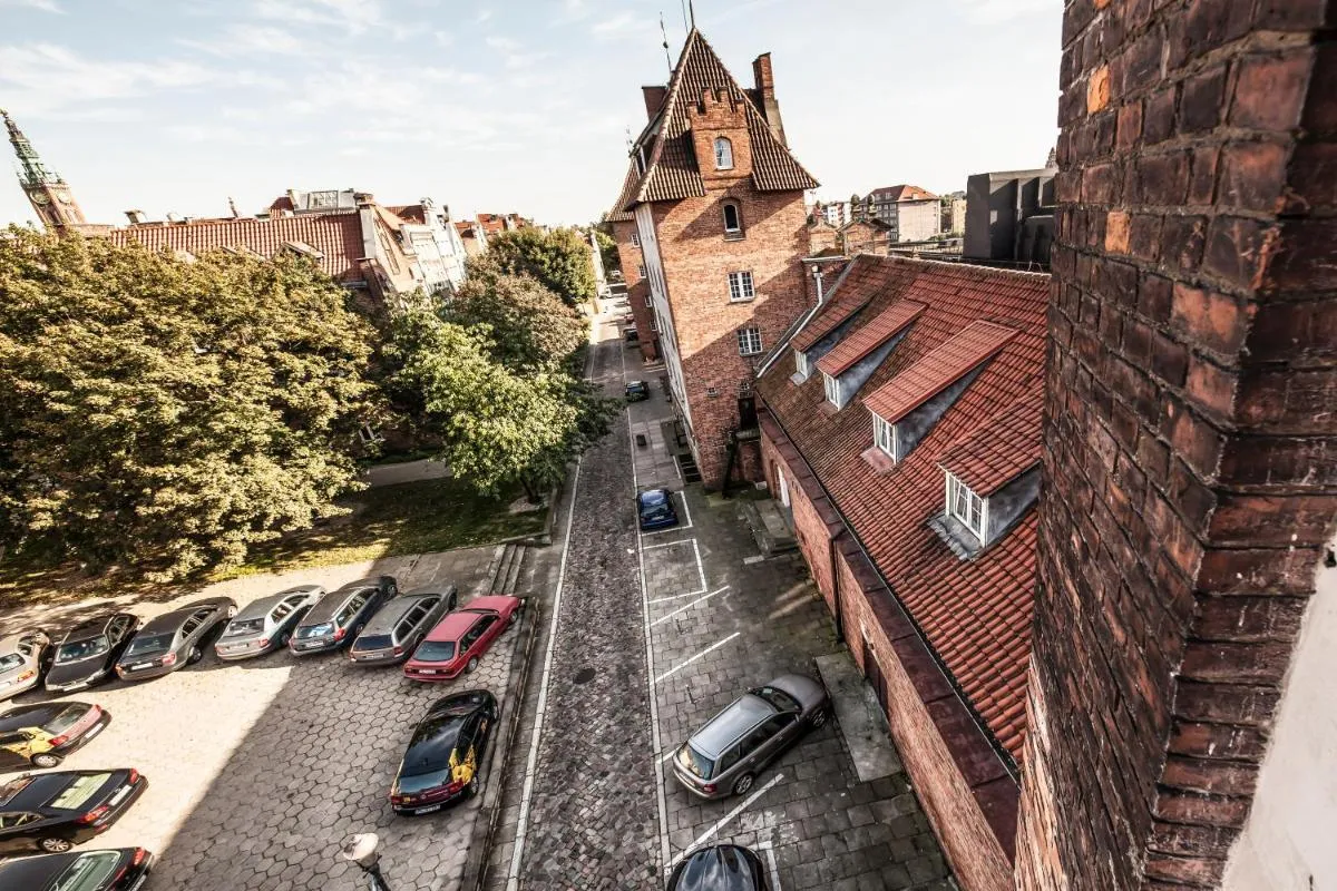 Image 5 of Lunette Apartments