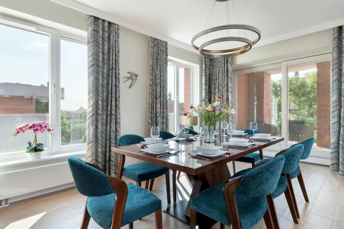 Image 1 of Luxury Apartment with Three Bedrooms Air Conditioning and Parking by Noclegi Renters