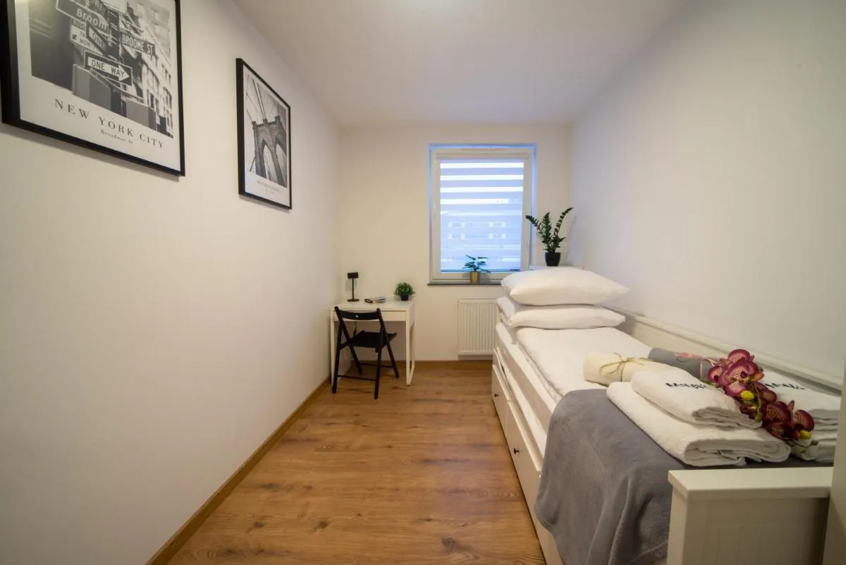 Image 1 of Maya’s Flats & Resorts 49 – spacious 3 rooms apartment in Szafarnia Gdansk