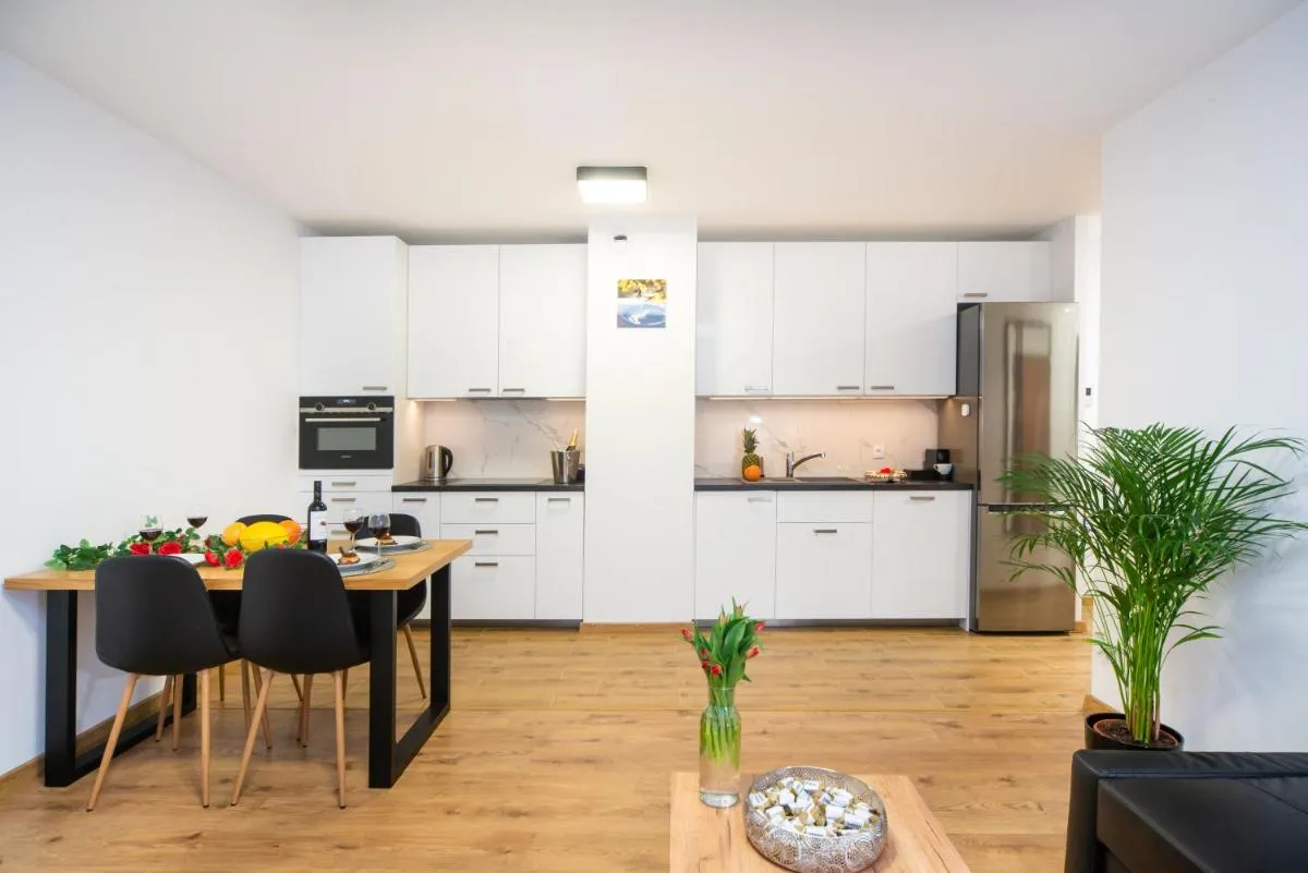 Image 3 of Maya’s Flats & Resorts 49 – spacious 3 rooms apartment in Szafarnia Gdansk