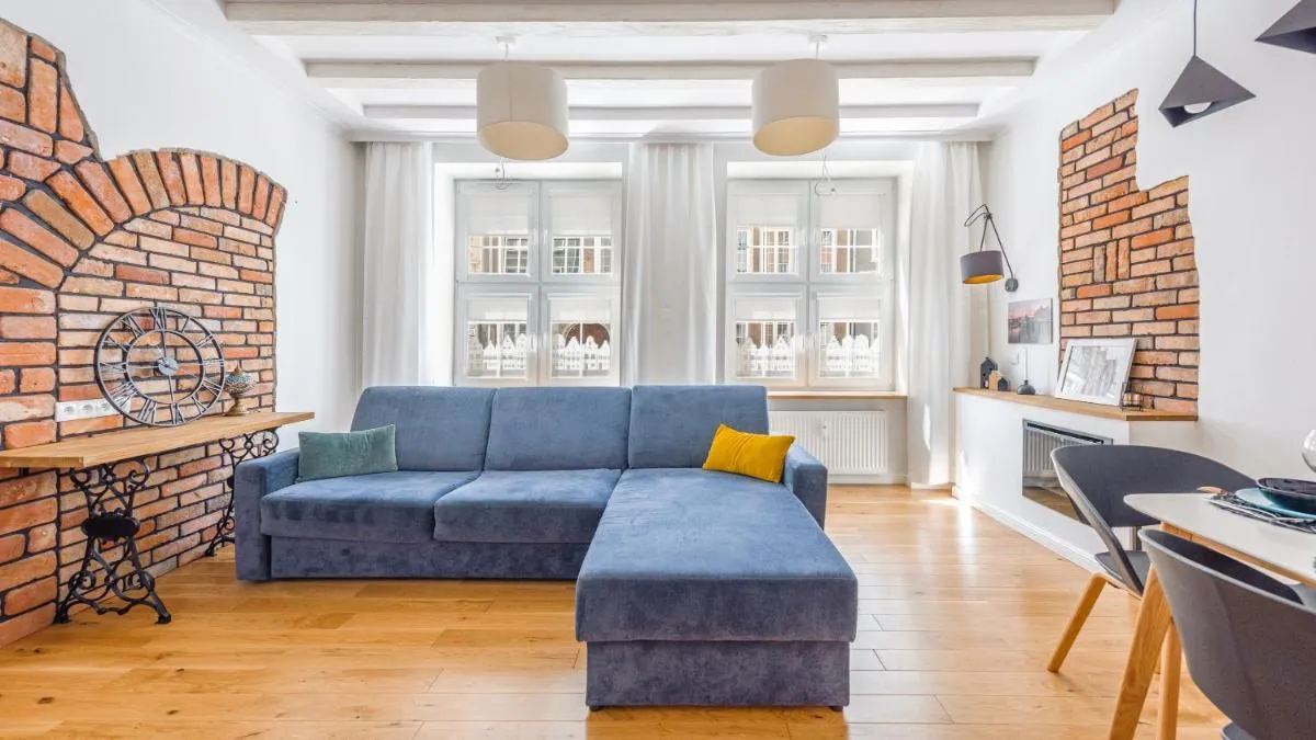 Image 6 of Old Town Gdańsk, Sun & Snow