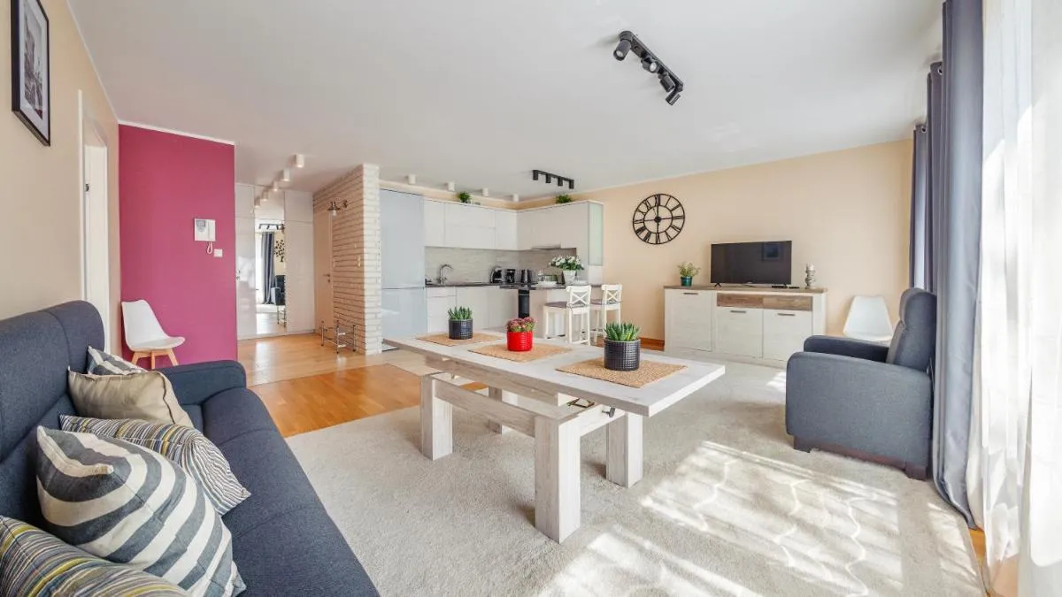 Image 3 of Old Town Gdańsk, Sun & Snow