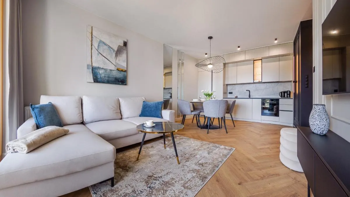 Image 4 of Porto, Sun & Snow