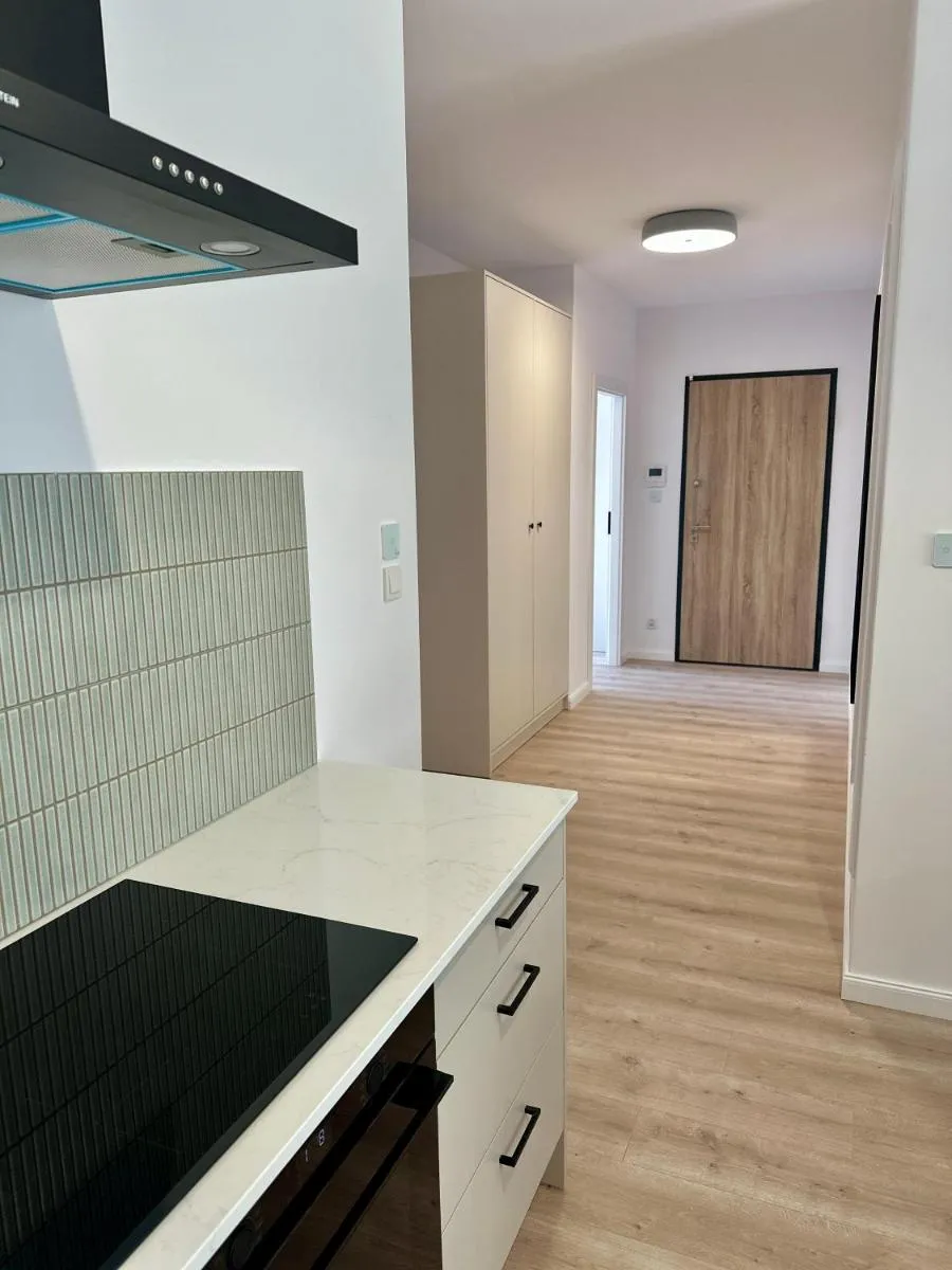 Image 3 of Portovnia