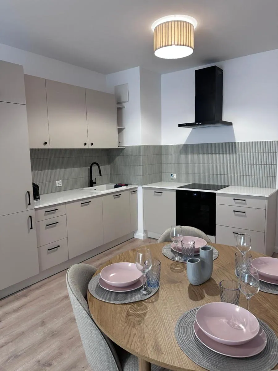 Image 1 of Portovnia