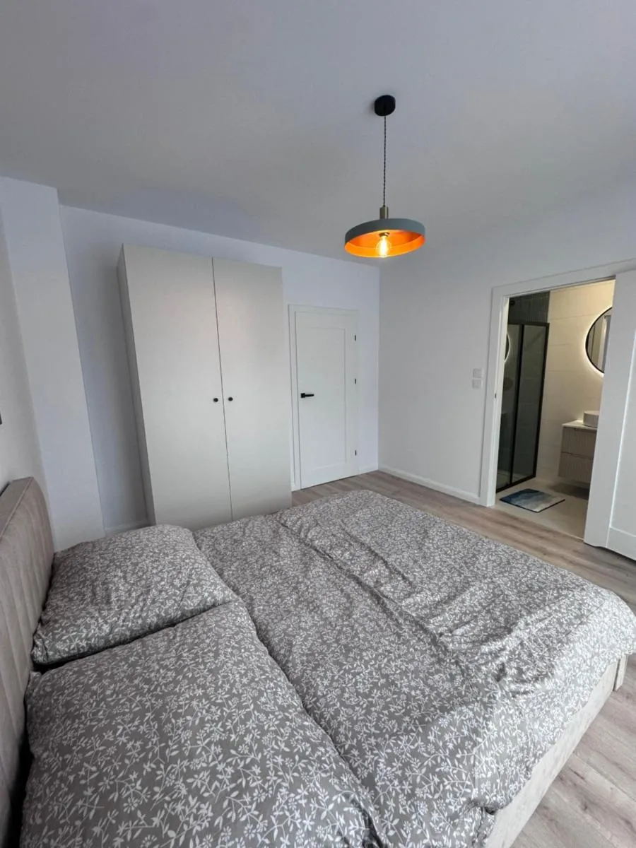 Image 2 of Portovnia