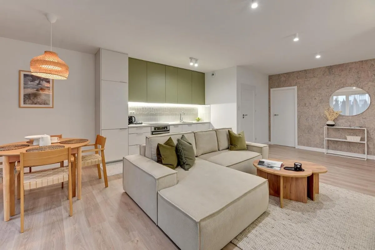 Image 2 of Riverfront & Parking by Downtown Apartments