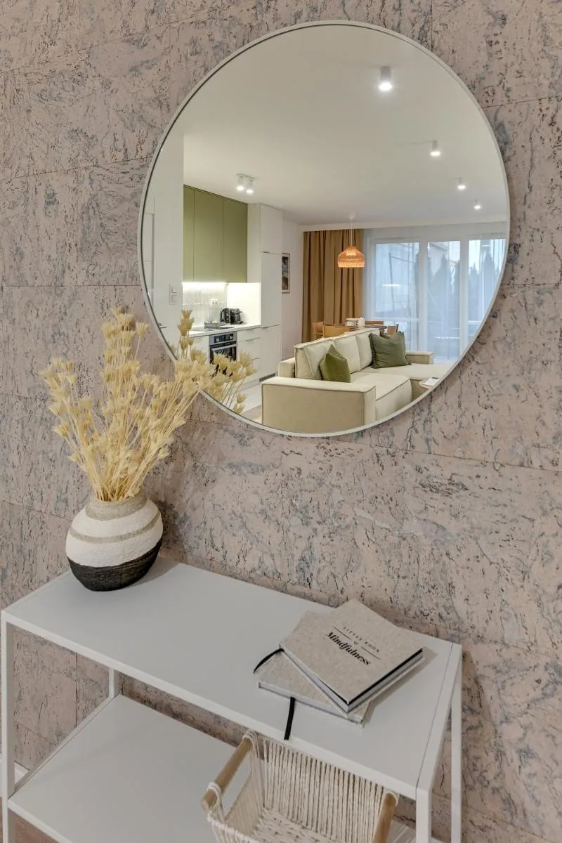 Image 5 of Riverfront & Parking by Downtown Apartments