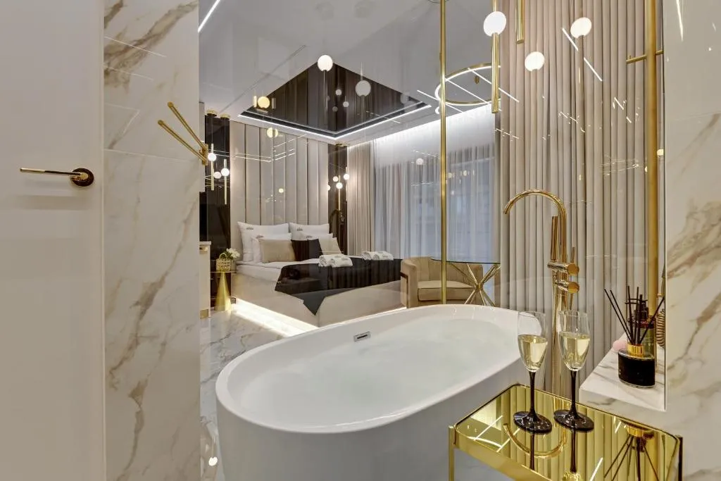 Image of Romantic Stay with Bathtub by Downtown Apartments