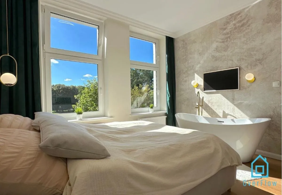 Image 1 of Seredino Relax Apartment- Romantic Escape with a Bathtub in the Bedroom, 5 Minutes to Gdańsk Old Town & Seaside