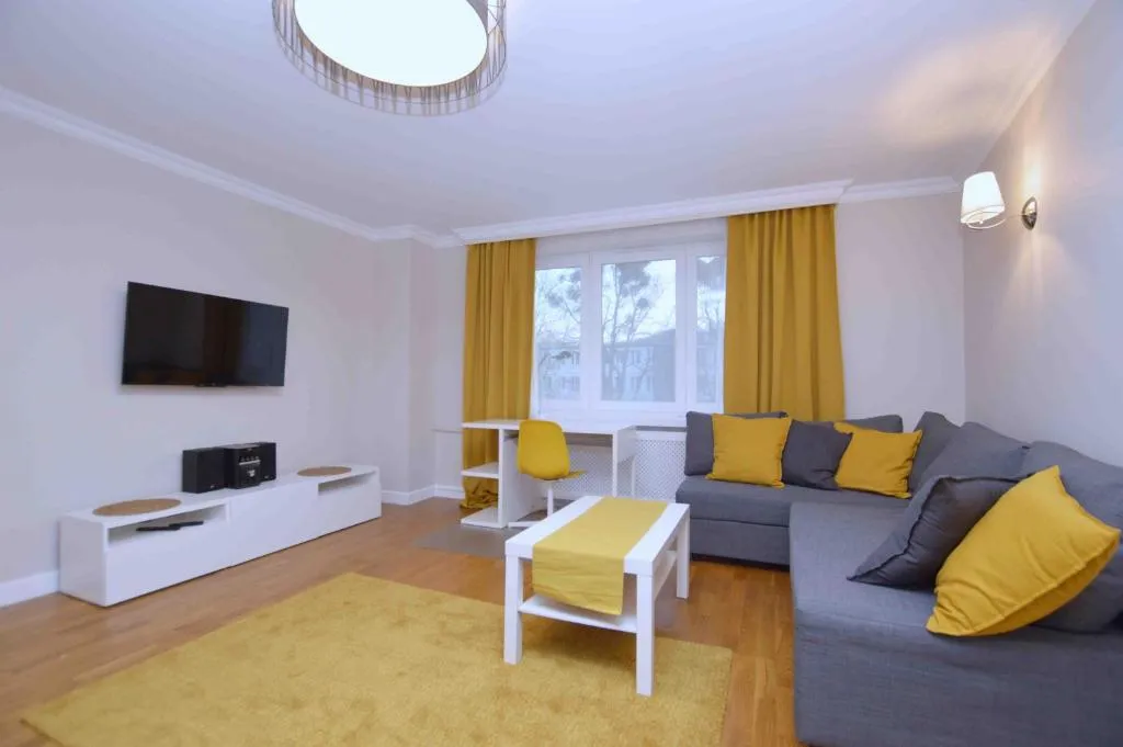 Image of Spacious 3city Apartment with Bathtub in Gdańsk by Noclegi Renters