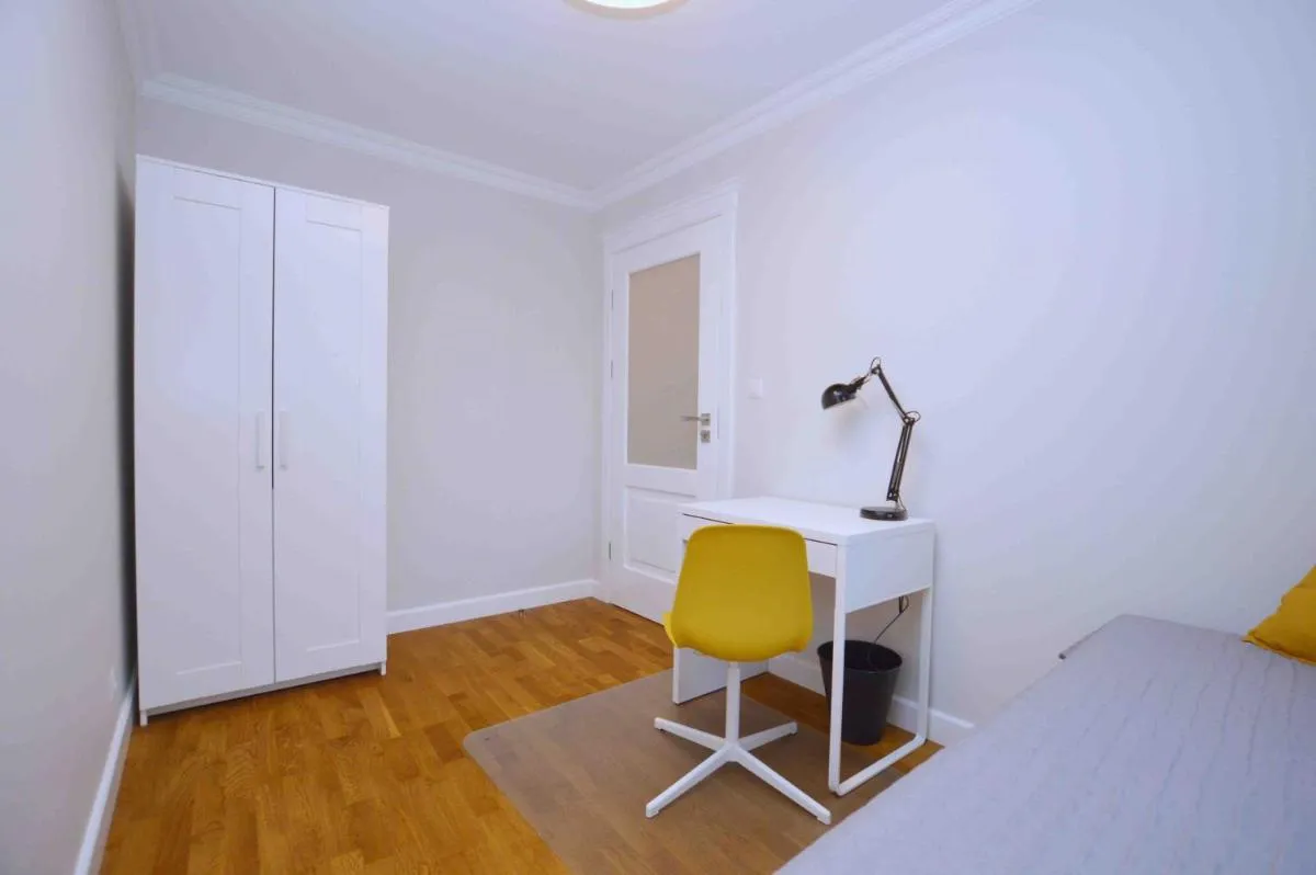 Image 2 of Spacious 3city Apartment with Bathtub in Gdańsk by Noclegi Renters