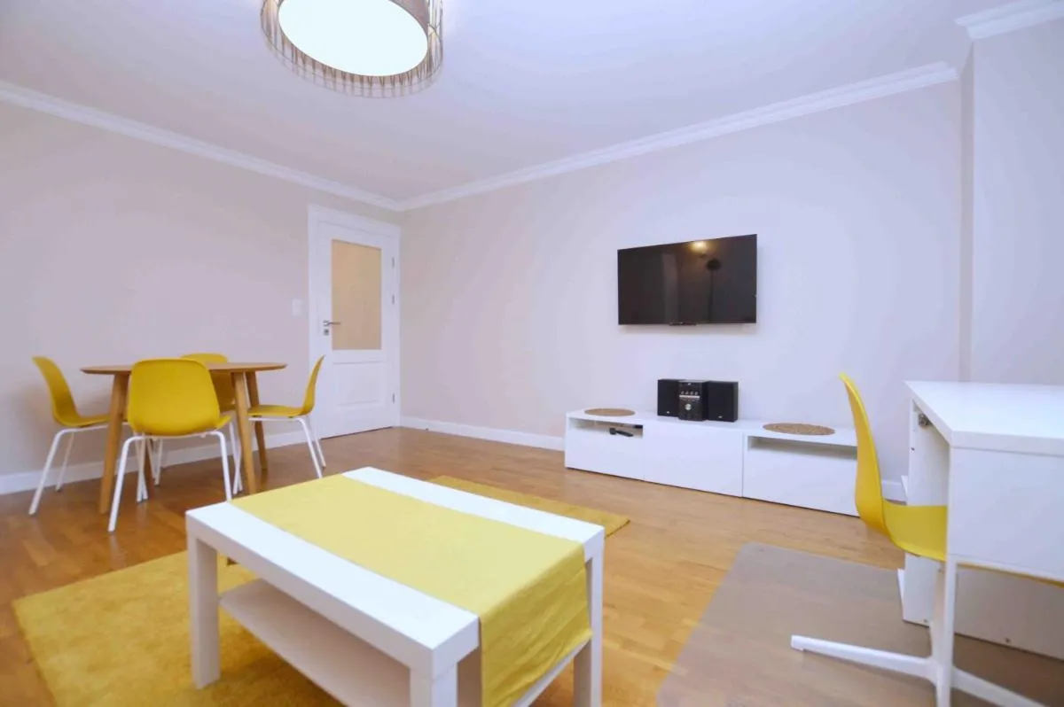 Image 6 of Spacious 3city Apartment with Bathtub in Gdańsk by Noclegi Renters