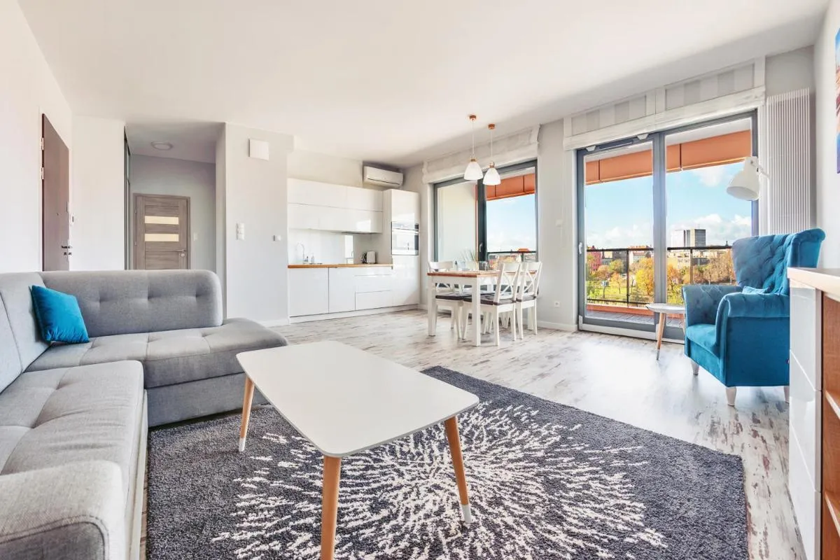 Image 2 of Stara Stocznia, Sun & Snow