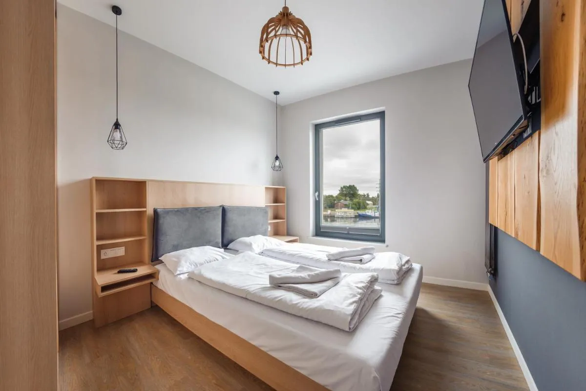 Image 4 of Stara Stocznia, Sun & Snow