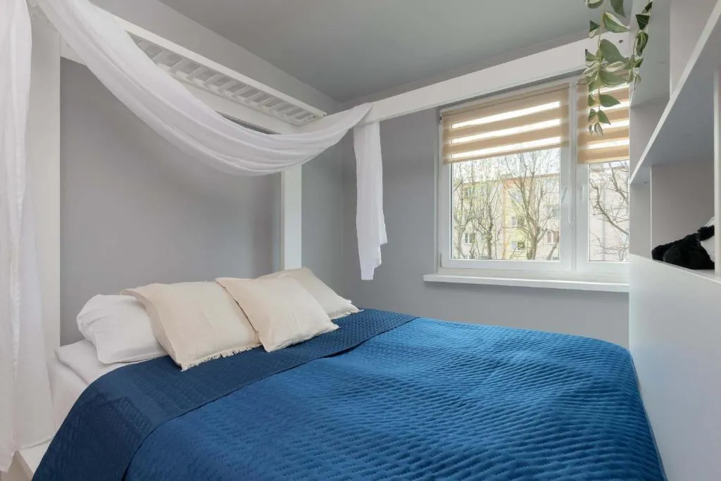 Image of Stylish Apartment Ideal for Remote Working Close to the Sea by Noclegi Renters