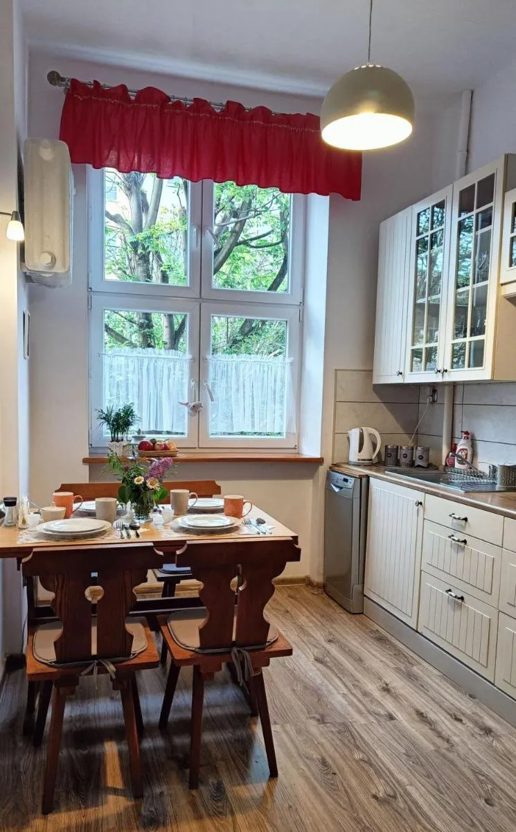 Image 3 of Violin Old Town Apart