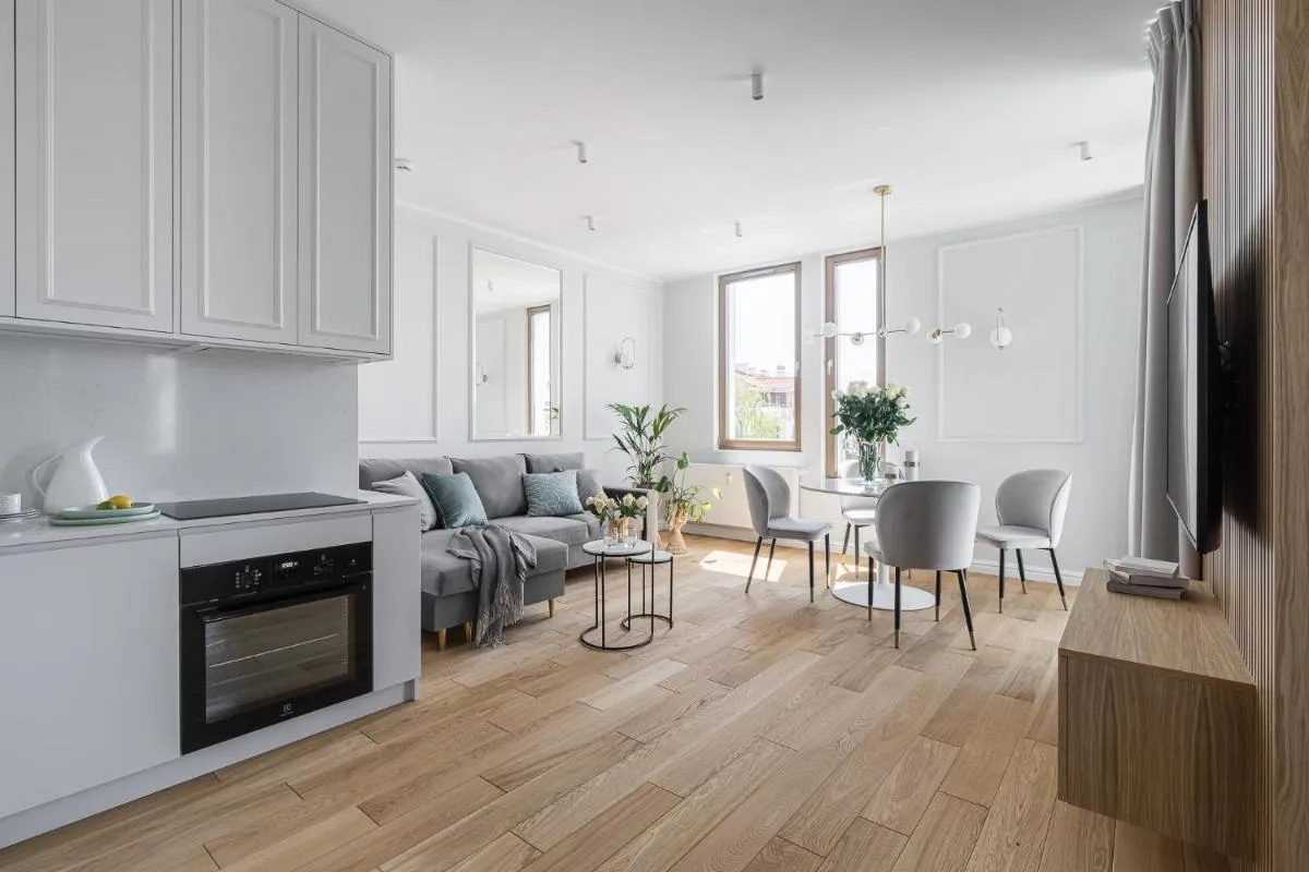 Image 2 of White Superior by OneApartments