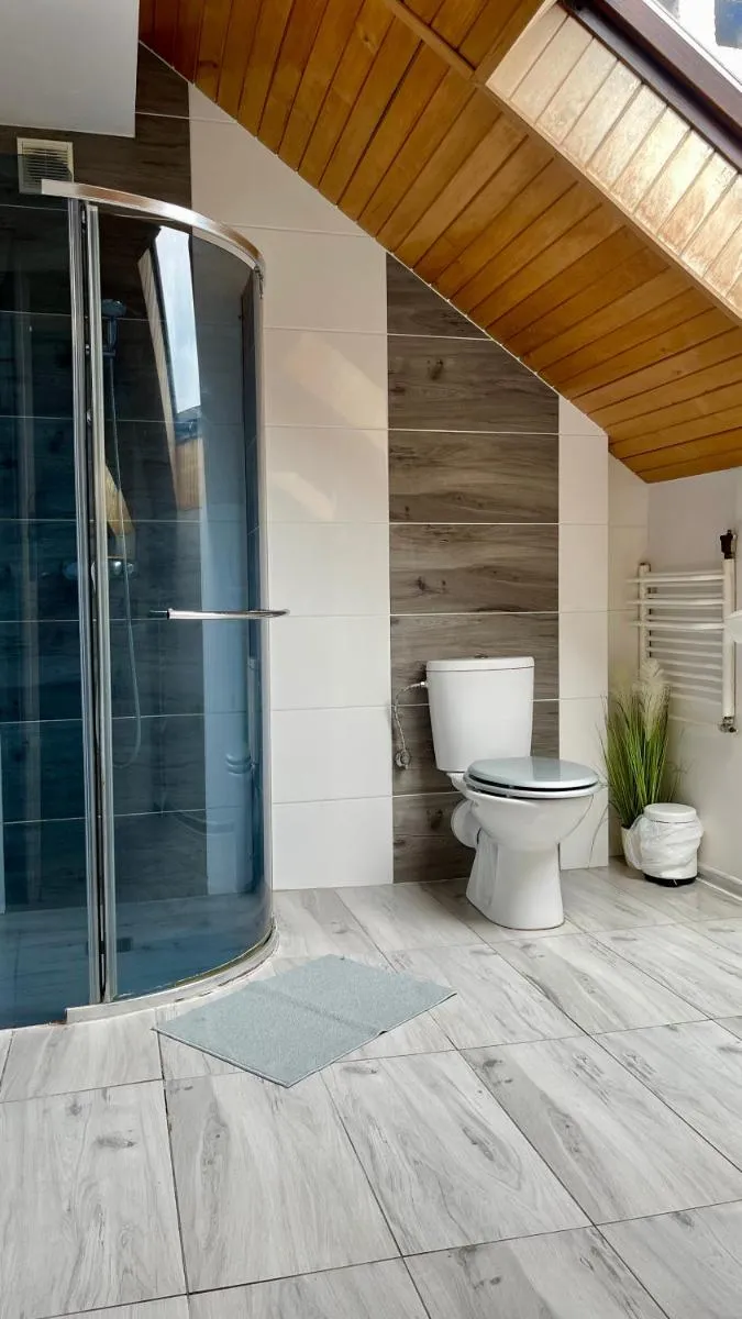 Image 3 of Willa Ela