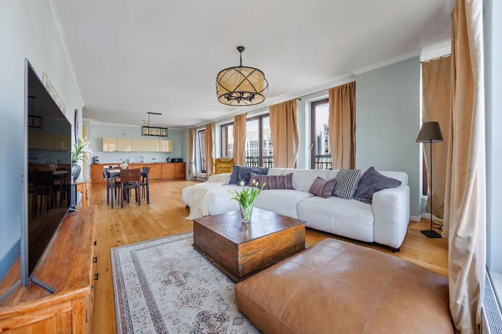 Image of Yacht Mansion – Premium VIEW