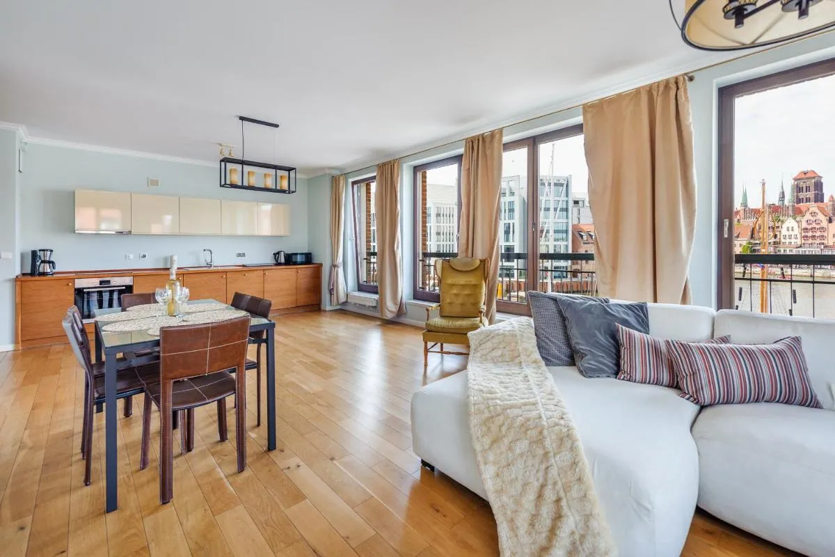 Image 4 of Yacht Mansion – Premium VIEW