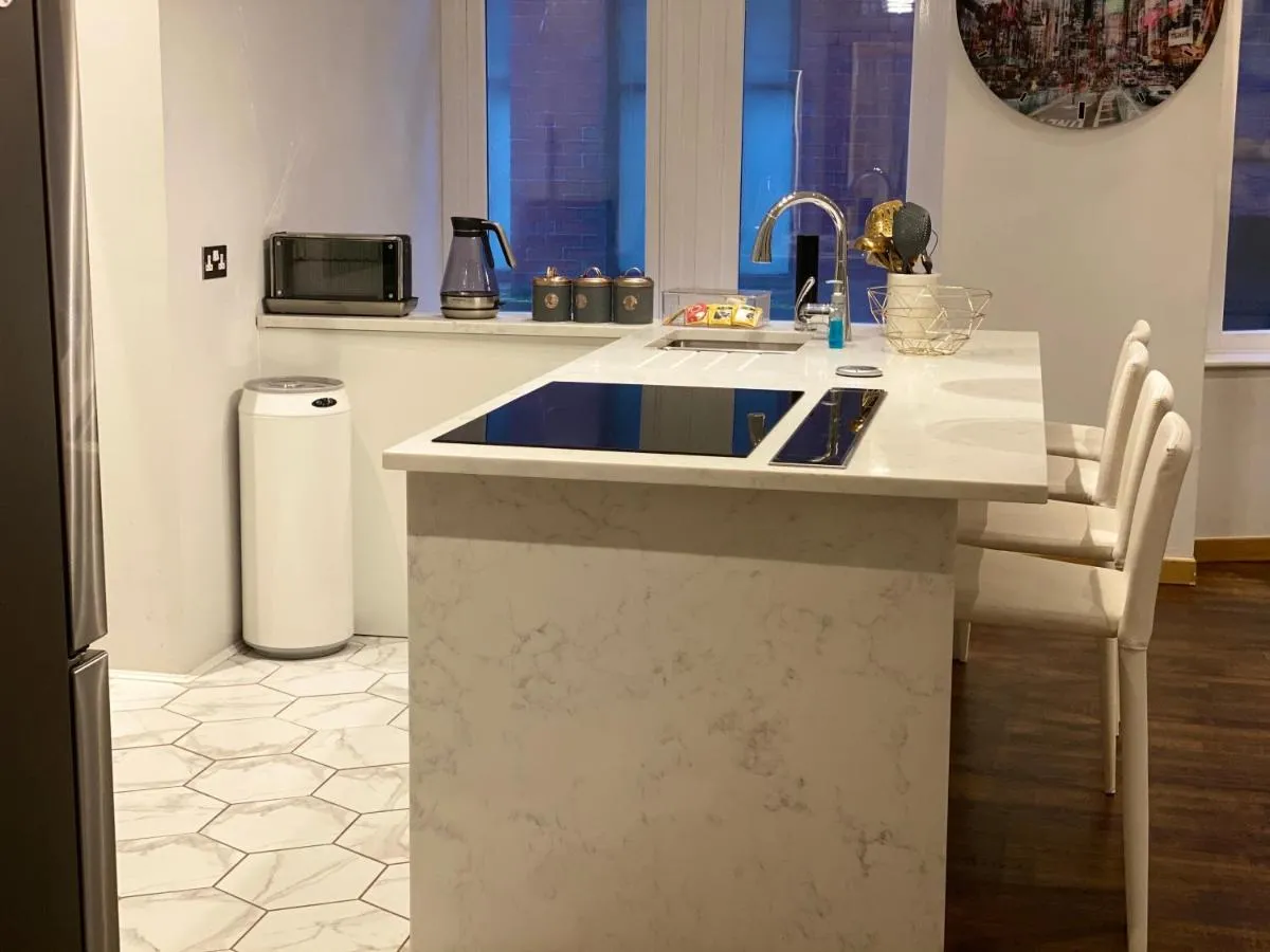 Image 1 of 2 bed Chic Apartment in Glasgow City Centre