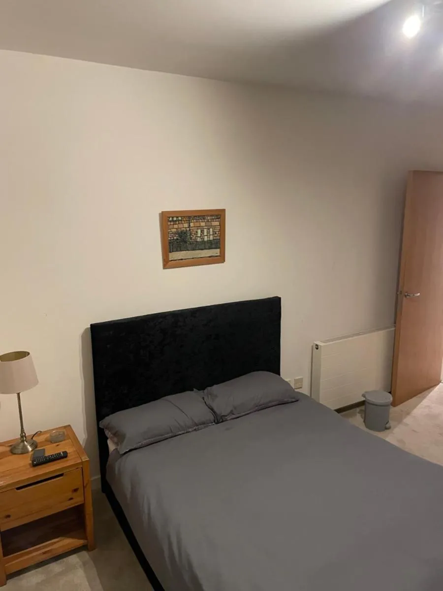 Image 5 of 4 bedroom apt west end Glasgow near city centre