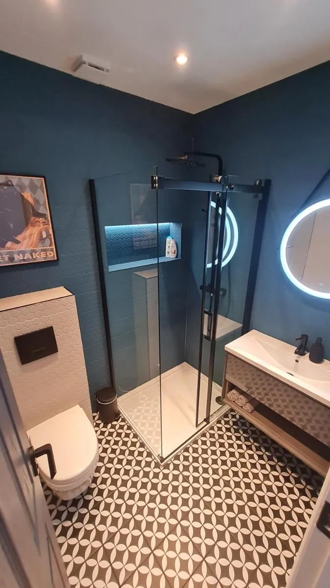 Image 2 of Beautiful 2bed house with garden, walking distance to town – FREE parking