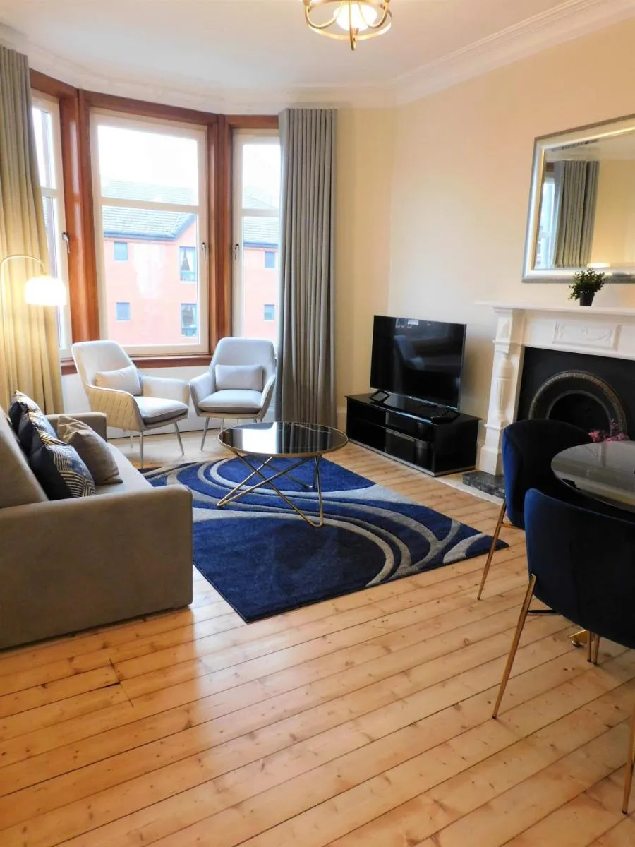 Image 3 of Beautiful & spacious 2 bed apt in Glasgow West End
