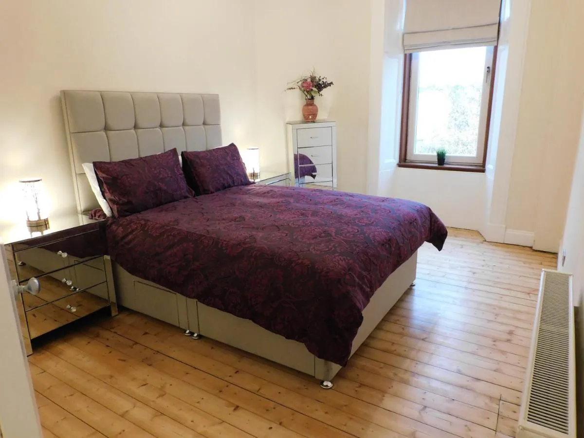 Image 1 of Beautiful & spacious 2 bed apt in Glasgow West End
