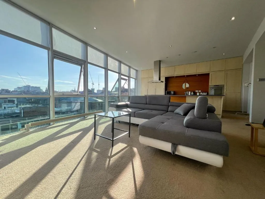 Image of City Centre 2-Bed Apartment Parking Jacuzzi Bath